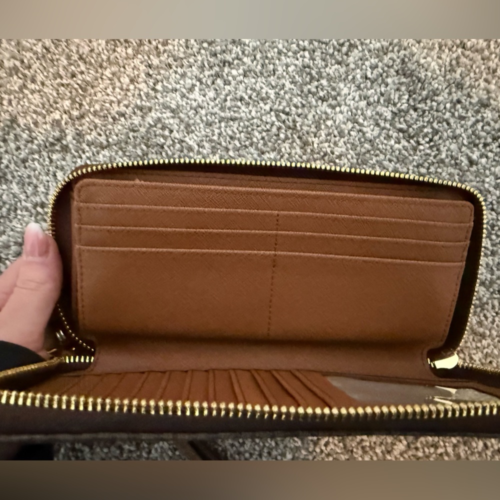 (NWOT) MICHAEL KORS 
Jet Set Signature Logo Smartphone Wristlet - Picture 3 of 8